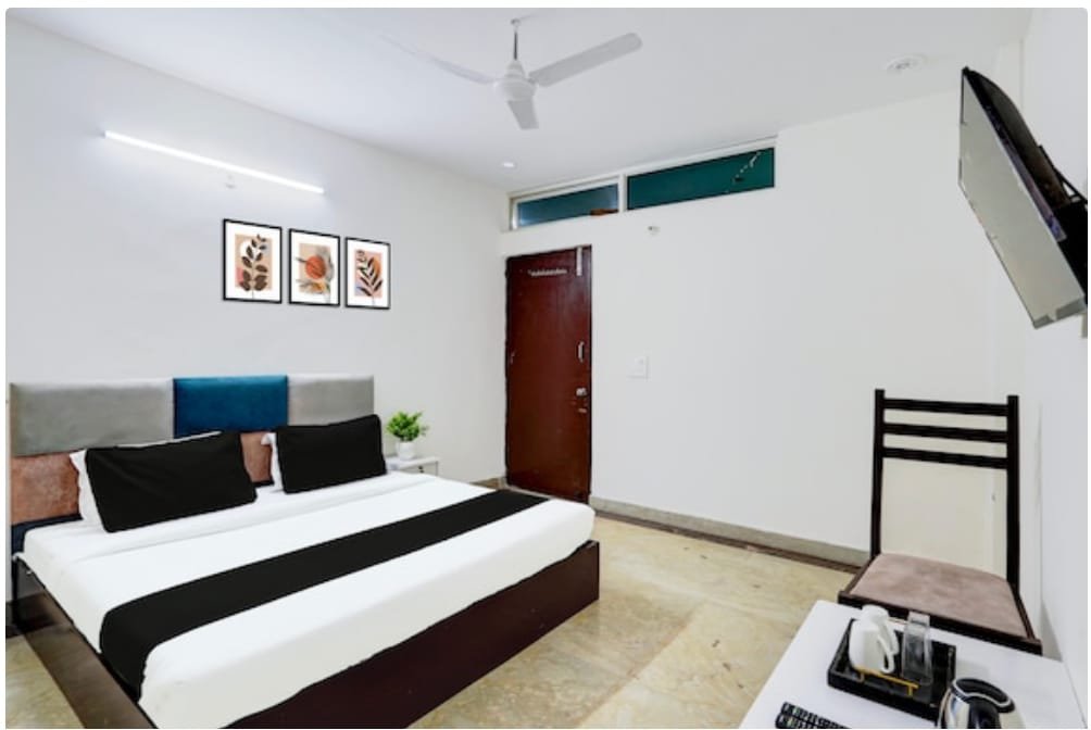 Roomshala Hotel Ashoka Inn - Near Chhalera Sector 44, Noida